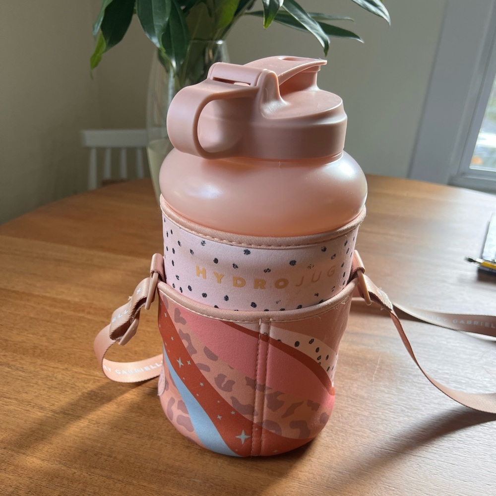 HydroJug and HydroJug X Holley Gabrielle Sleeve